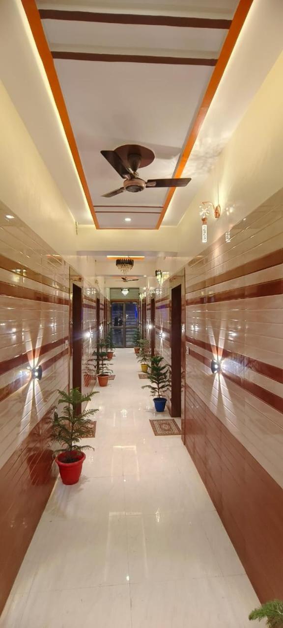 Hotel Shri Ram Bhavan Ayodhya Buitenkant foto