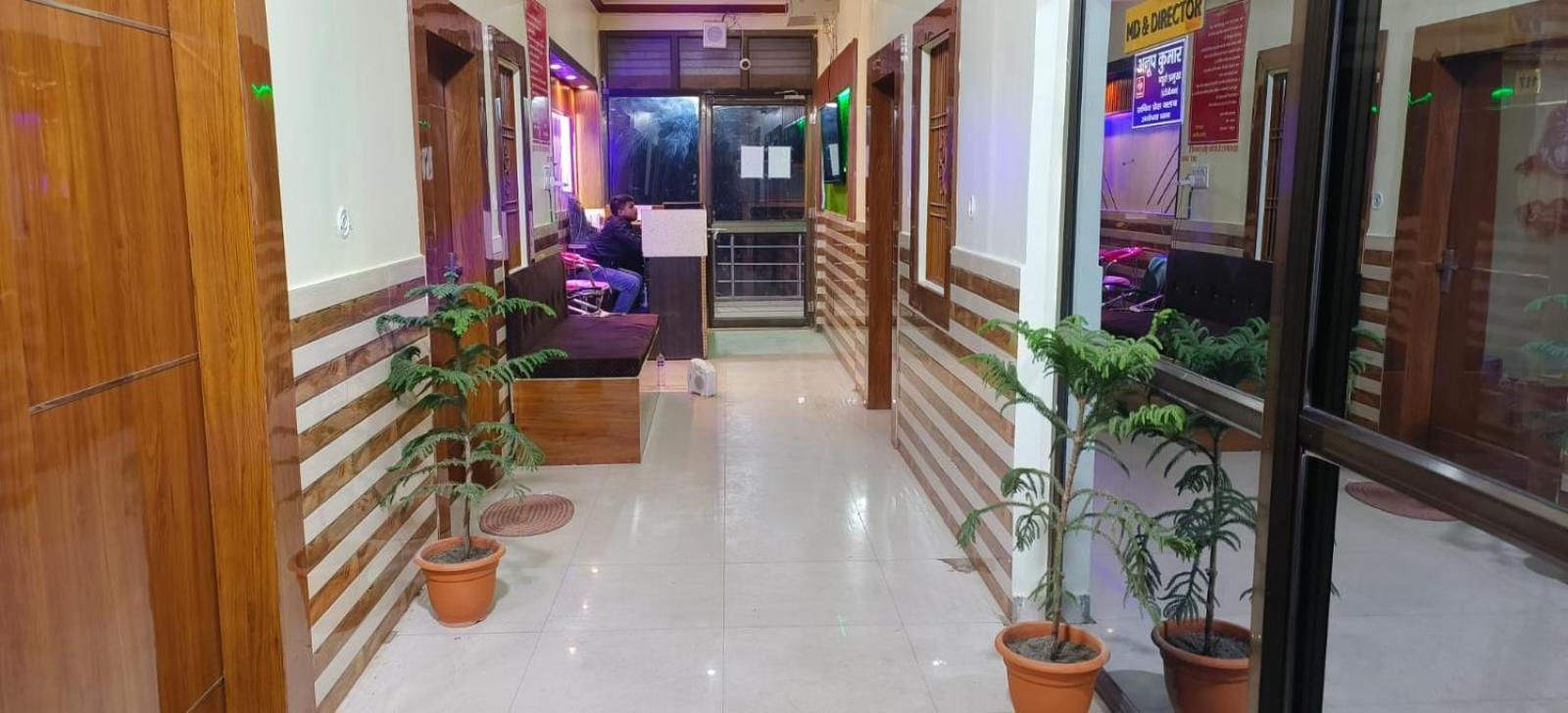 Hotel Shri Ram Bhavan Ayodhya Buitenkant foto